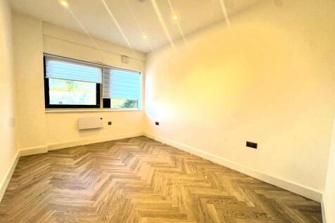 WhatsApp Image 2025-04-09 at 17.38.53_062c9f98.jpg