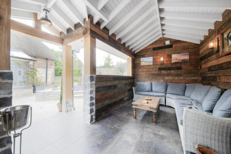 Outdoor Kitchen