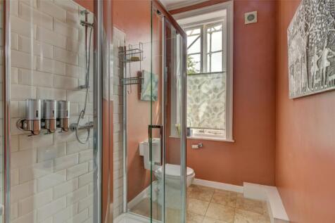 G Floor Shower