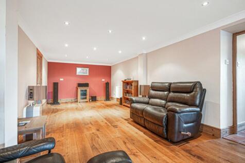 Lower Ground Sitting