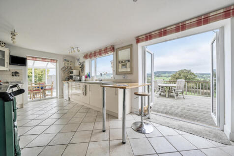 1364639-4-68ed2b3...