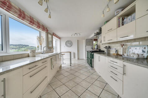 1364639-5-68ed2b4...