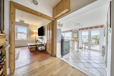 1364639-8-68ed2b9...