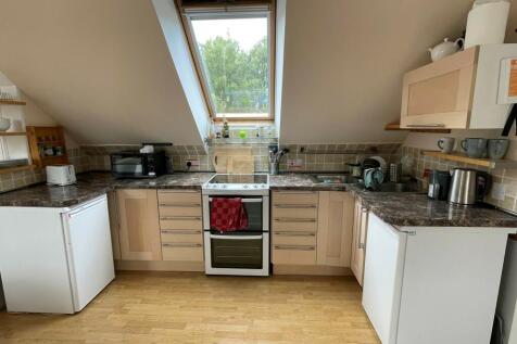 Flat 4 Kitchen.JPG