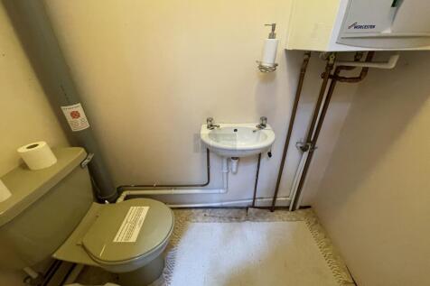 Cloak room.JPG