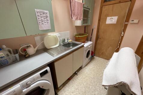 Utility Room.JPG