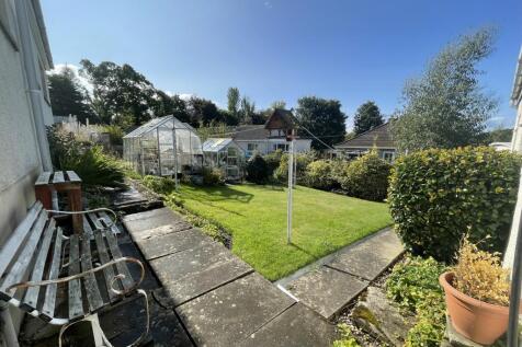 Rear Garden a.JPG