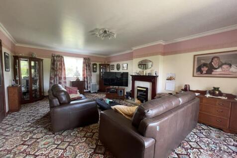 Lounge a.JPG