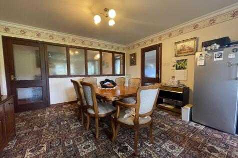 Dining Area.JPG