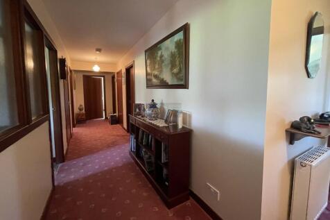 Hallway.JPG