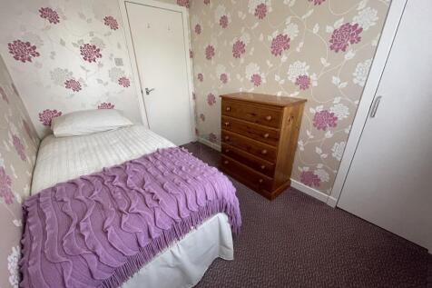 Bedroom 2a.JPG