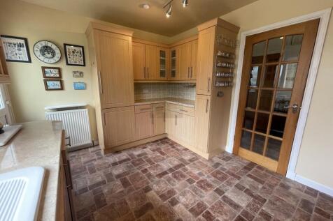 Kitchen b.JPG