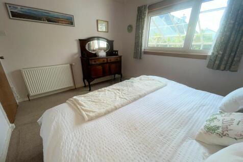 Bedroom 1b.JPG