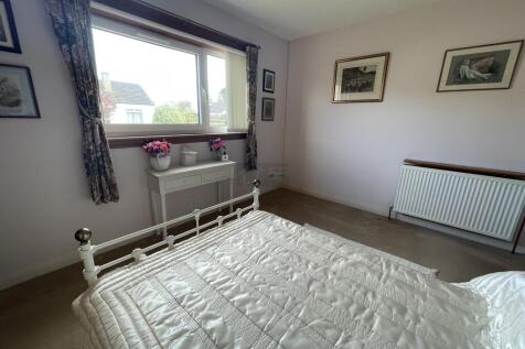 Bedroom 2b.JPG