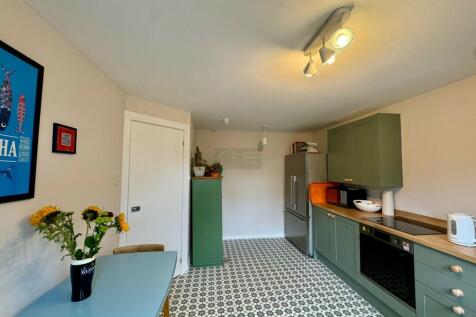 Kitchen b