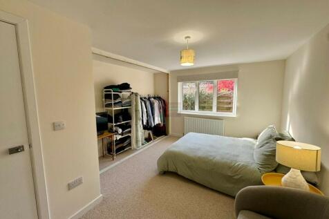 Bedroom 1a