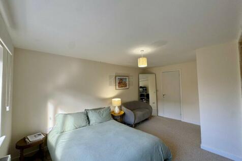 Bedroom 1b