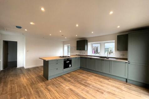 Kitchen Family Room a.JPG