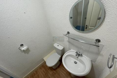 Shower Room a.JPG