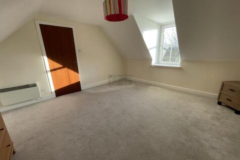Bedroom 1b.JPG