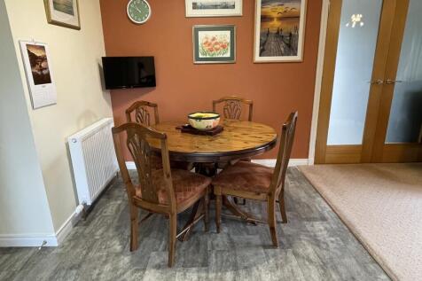 Dining Area.JPG