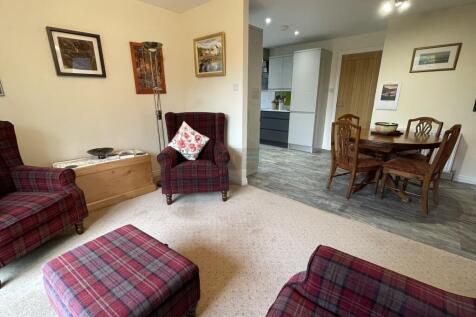 Family room b.JPG