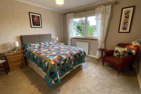 Bedroom1a.JPG