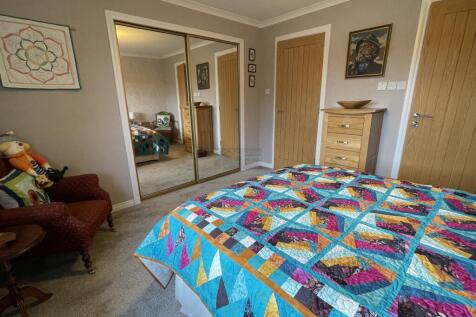 Bedroom1b.JPG