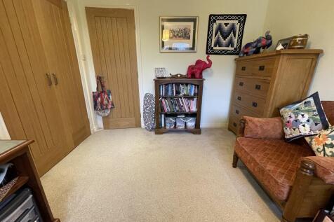 Bedroom3b.JPG