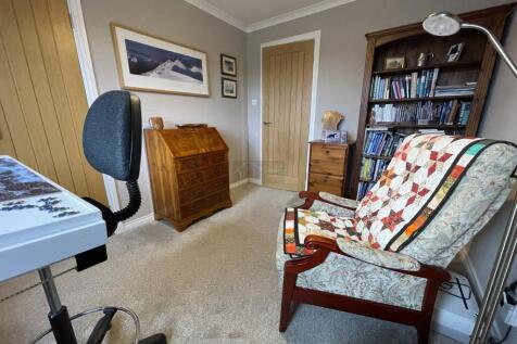 Bedroom4a.JPG