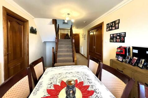 Dining Area b.JPG