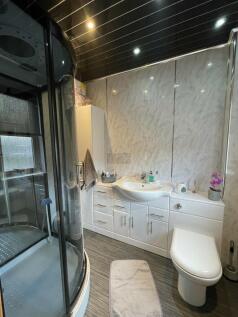 En-Suite Shower Room a.JPG