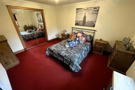 Bedroom 2a.JPG