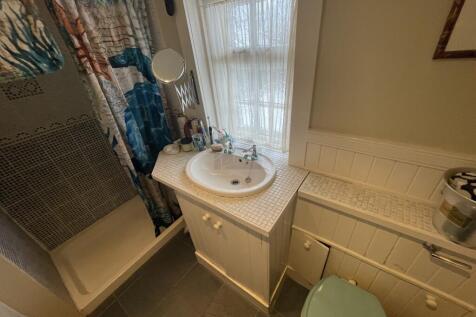 Shower Room.JPG