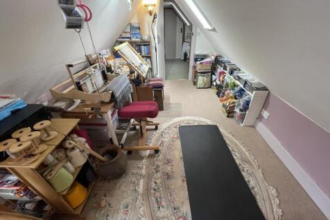 Bedroom 3b.JPG