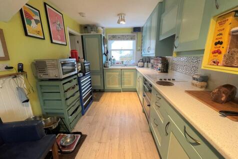 Kitchen a.JPG