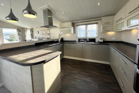 Kitchen a.JPG