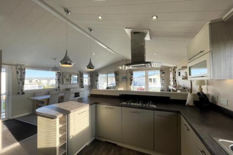 Kitchen b.JPG
