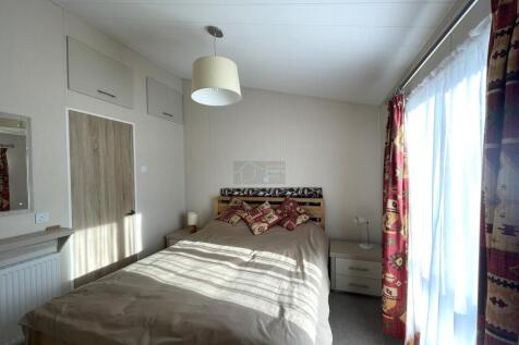 Bedroom 1a.JPG