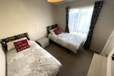 Bedroom 2a.JPG