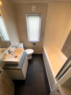 Bathroom a.JPG