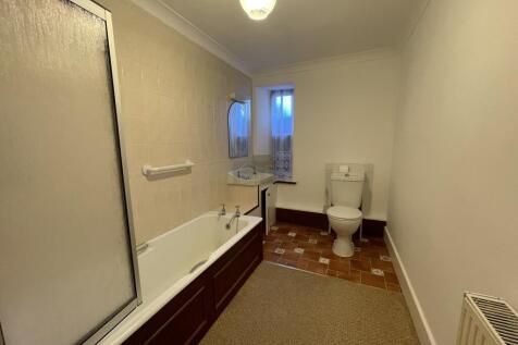Bathroom a.JPG
