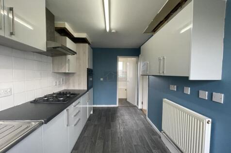 Kitchen b.JPG