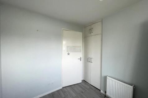 Bedroom 3b.JPG