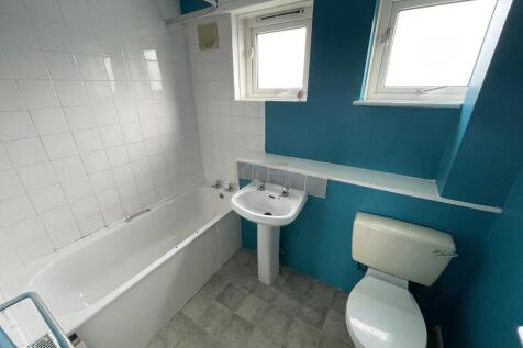 Bathroom.JPG