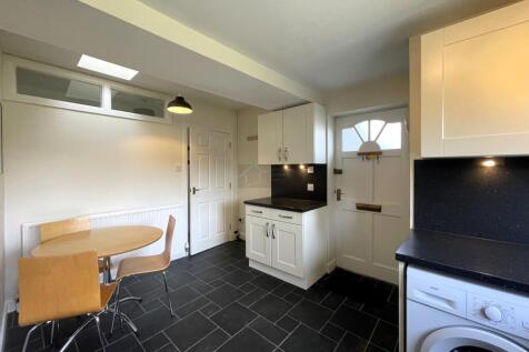 Kitchen b.JPG