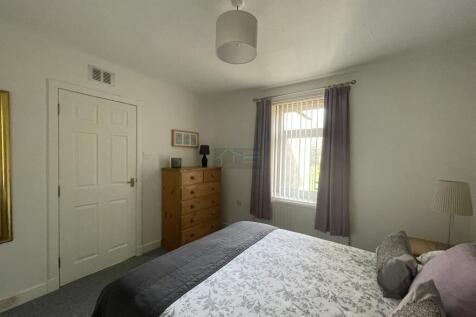 Bedroom 2c.JPG
