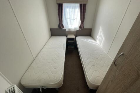 Twin Room a.JPG