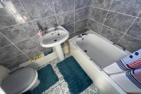 Bathroom.JPG