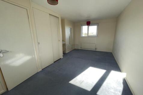 Bedroom 1b.JPG